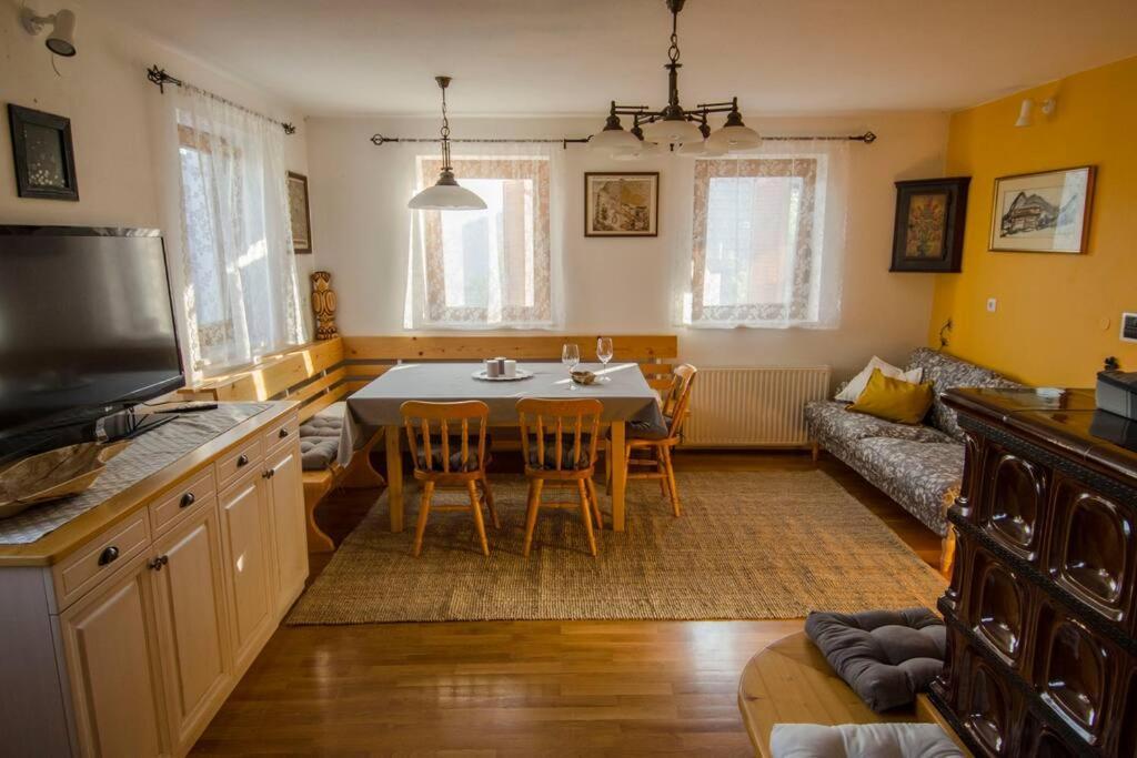 Villa House Pucnk-Beautiful Countryside Zelezniki Exterior foto